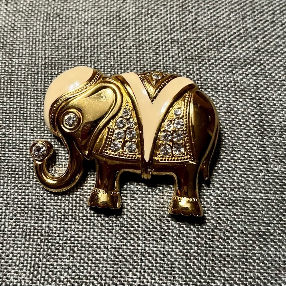 KJL for Avon Elephant Pendant/Brooch